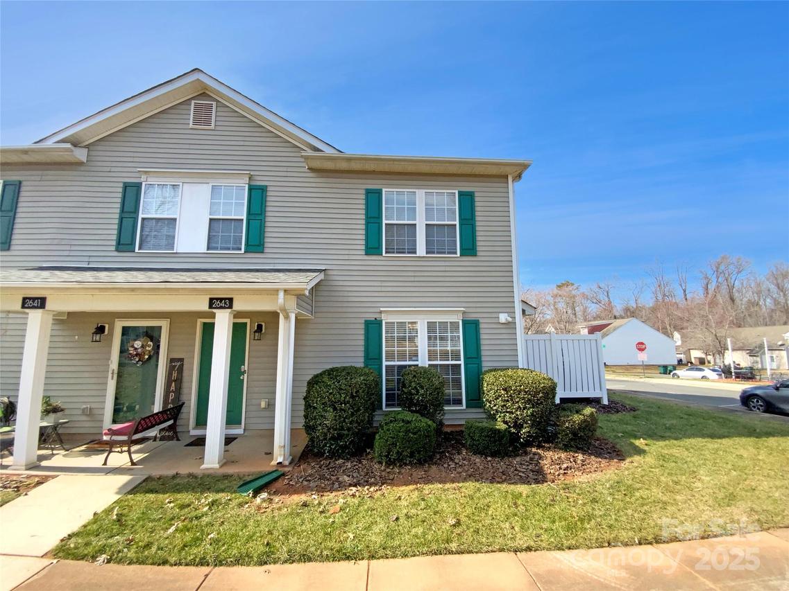 2643 Meadow Knoll Dr., Charlotte, NC 28269