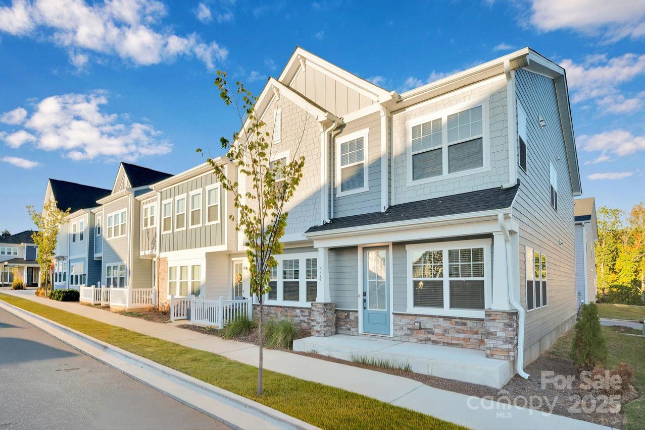 8817 Arrington Hall Dr., Charlotte, NC 28215