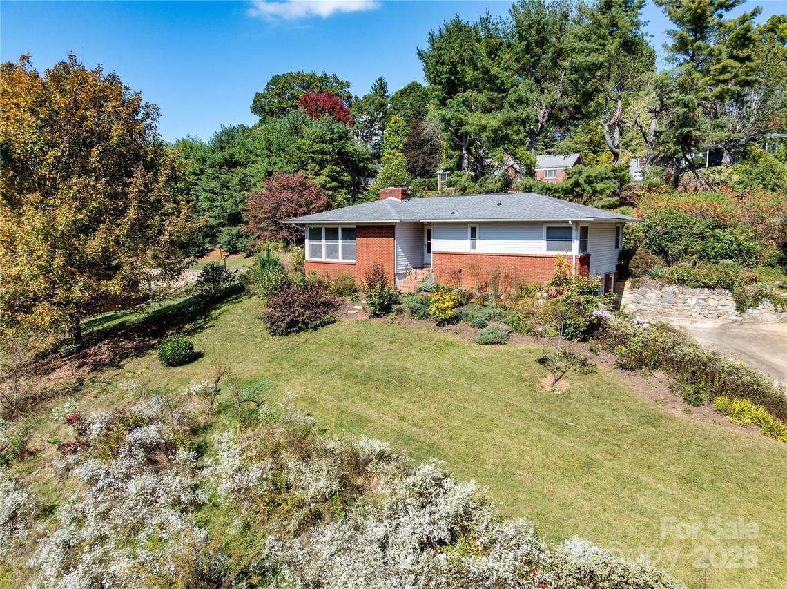 8 W Haywood Dr., Canton, NC 28716