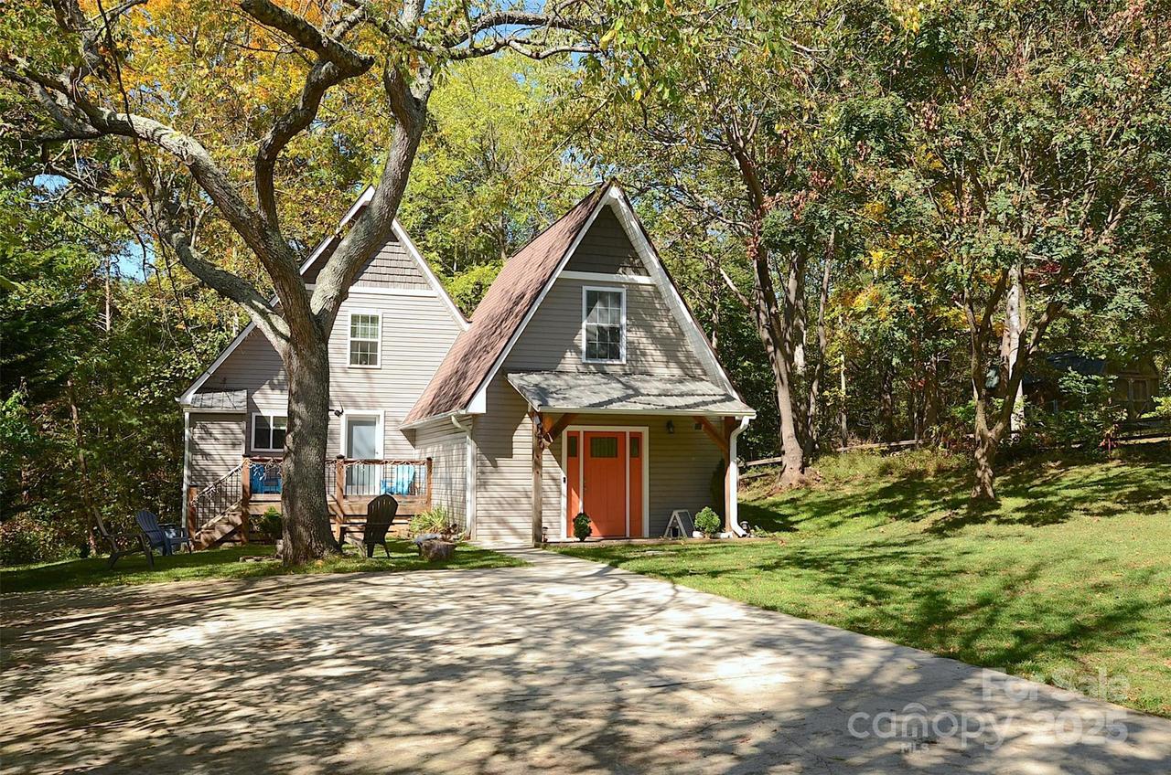 140 Little Knob Rd., Asheville, NC 28803