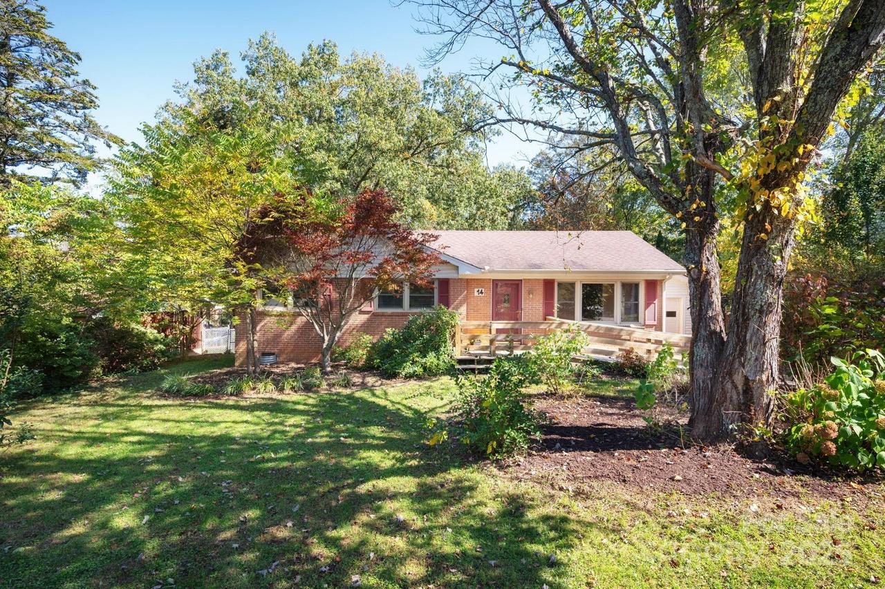 14 Wagon Rd., Asheville, NC 28805