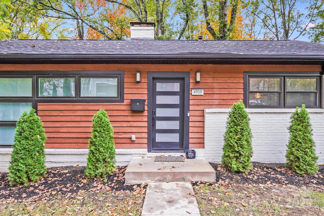 4910 Valley Stream Rd., Charlotte, NC 28209