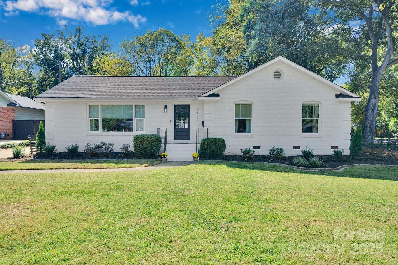 1832 Emerywood Dr., Charlotte, NC 28210