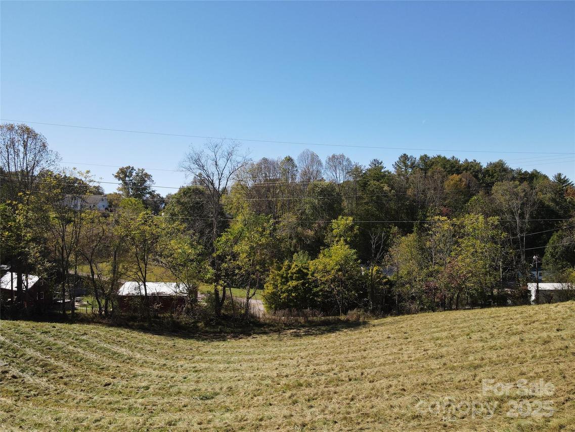 215 Old Macedonia Rd., Asheville, NC 28804
