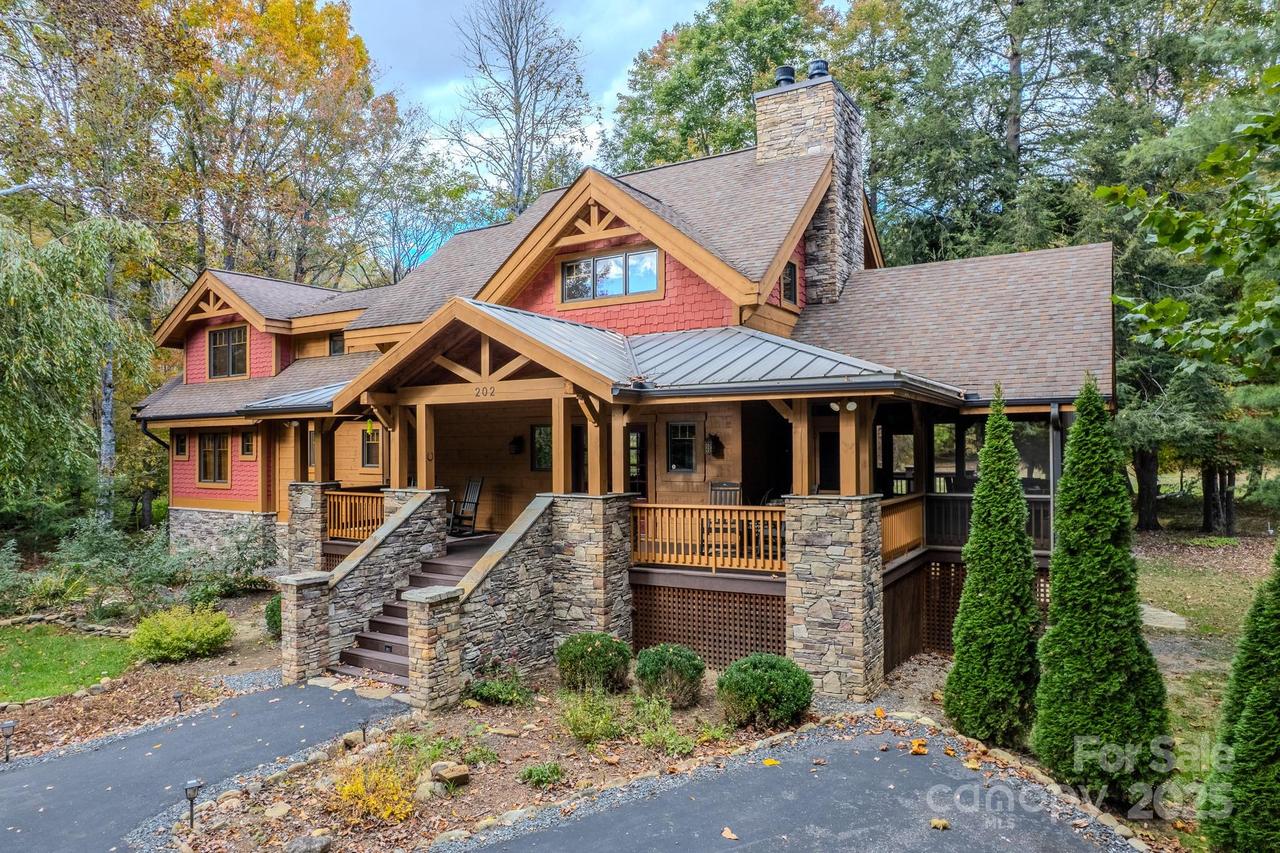 202 Riverlinks Dr., Burnsville, NC 28714