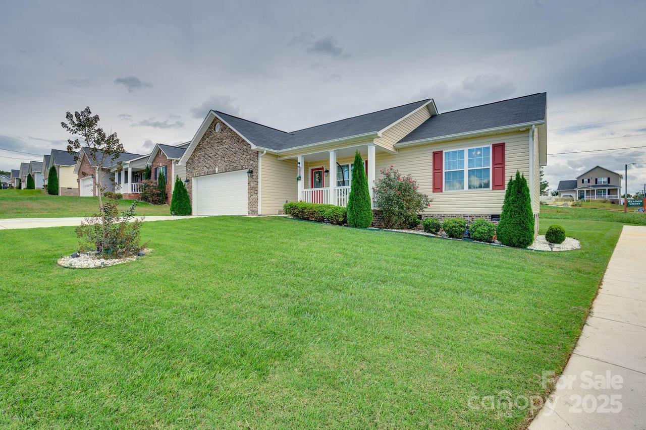 1369 Landsdowne Dr., Conover, NC 28613