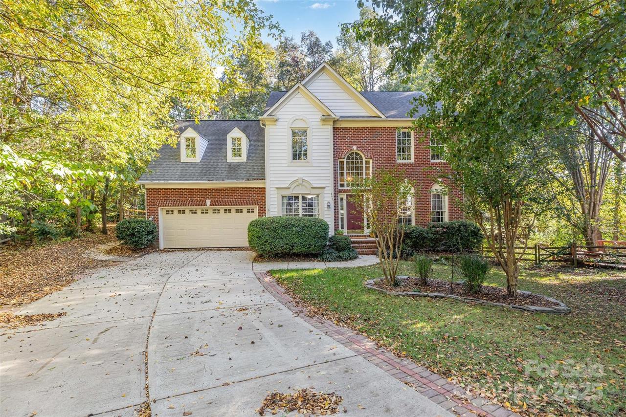 8437 Kilmartin Ln., Charlotte, NC 28269