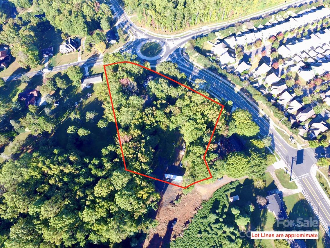 5216 Lakeview Rd., Charlotte, NC 28216