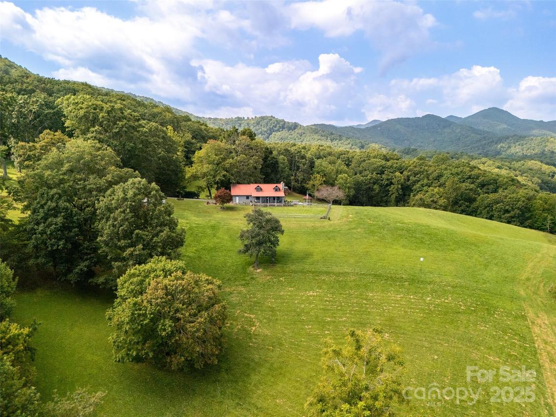 50 Holland Ridge Dr., Candler, NC 28715