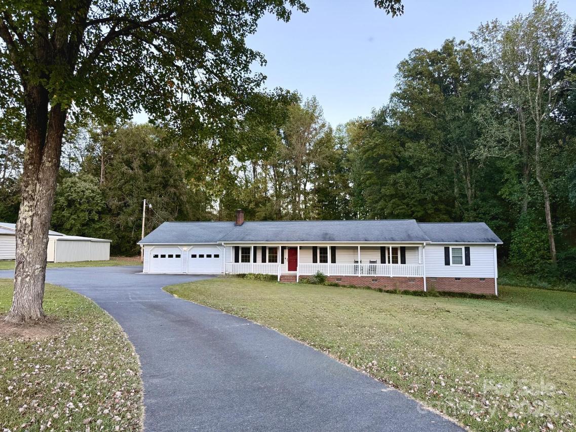 2810 Greenwood Park Cir., Albemarle, NC 28001