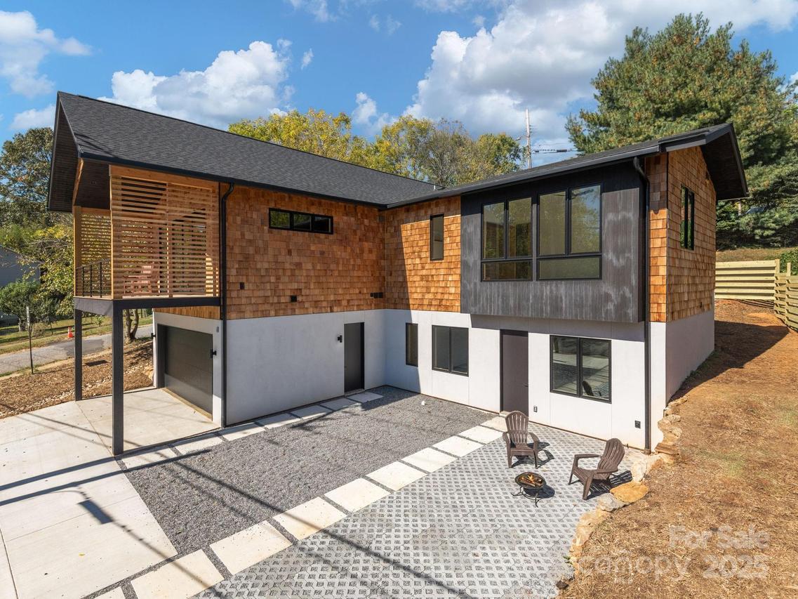 128 Choctaw St., Asheville, NC 28801