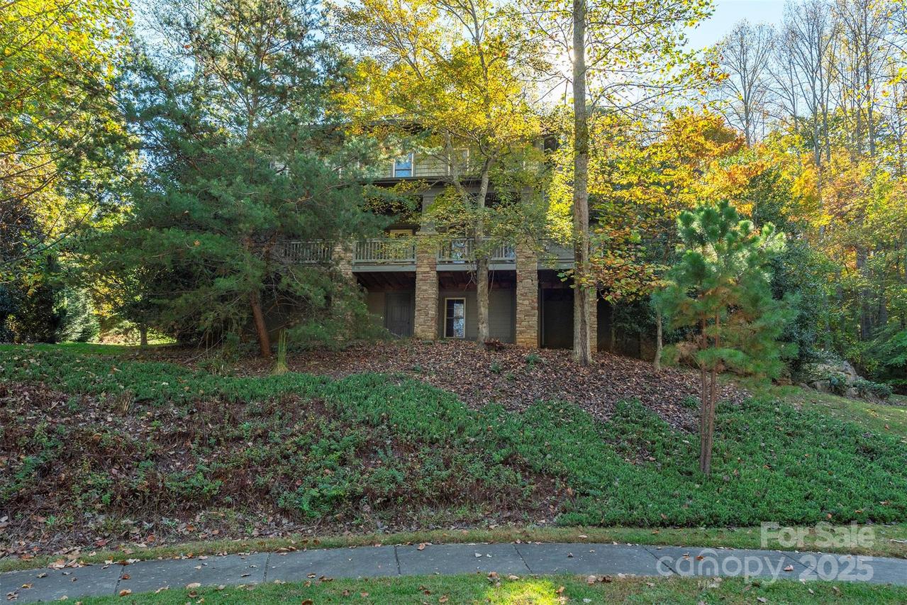 4 Yellow Owl Dr., Biltmore Lake, NC 28715