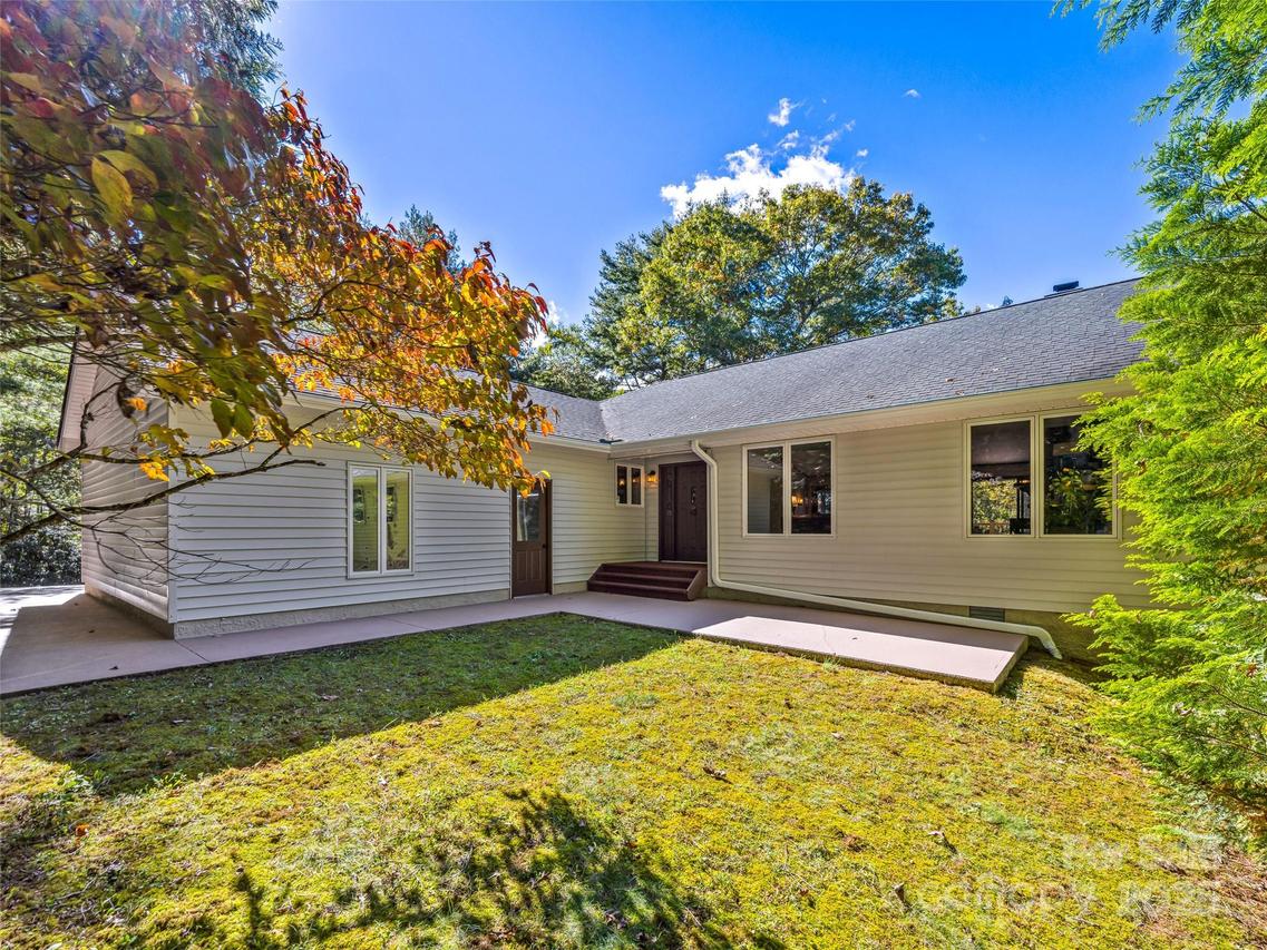 50 Timberlane Cir., Pisgah Forest, NC 28768