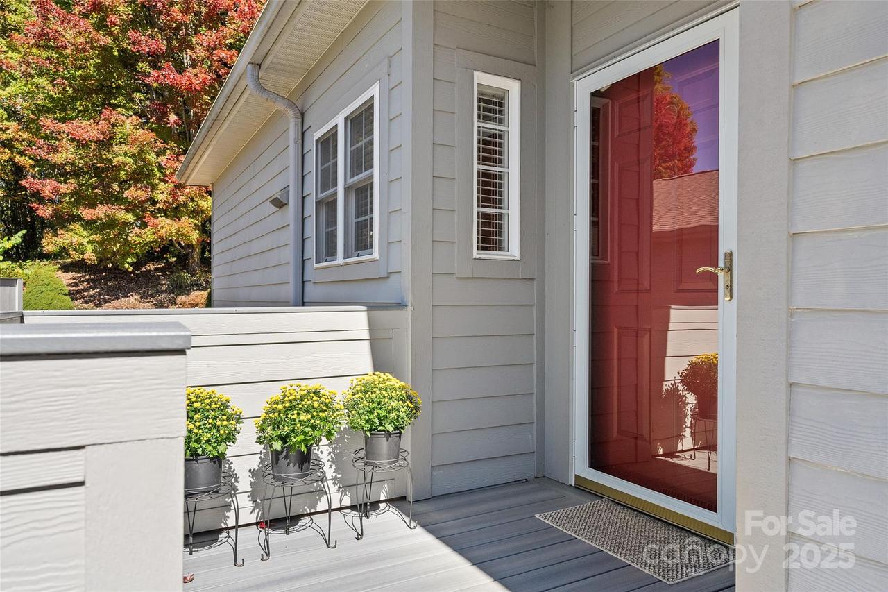 23 Holiday Dr., Arden, NC 28704