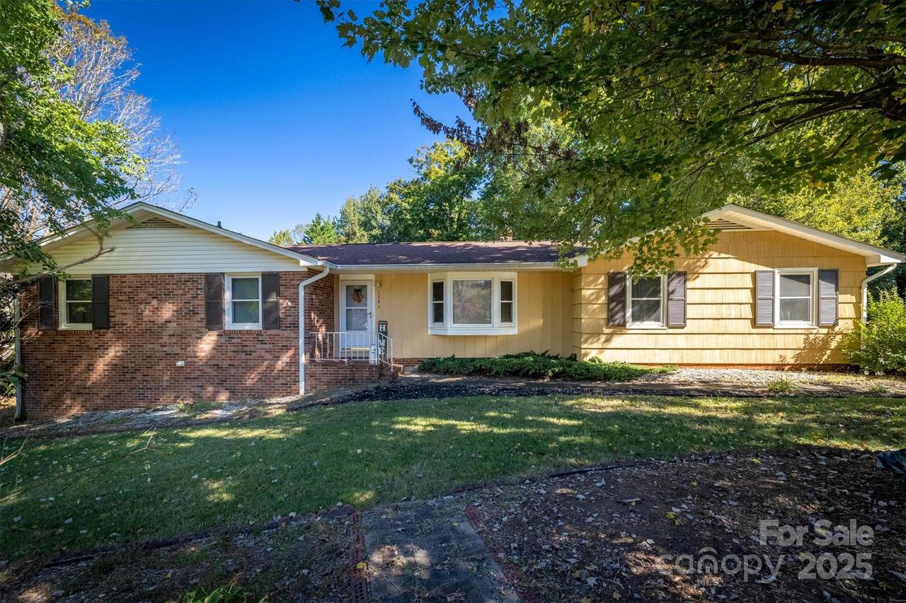 1341 36th Avenue Dr., Hickory, NC 28601