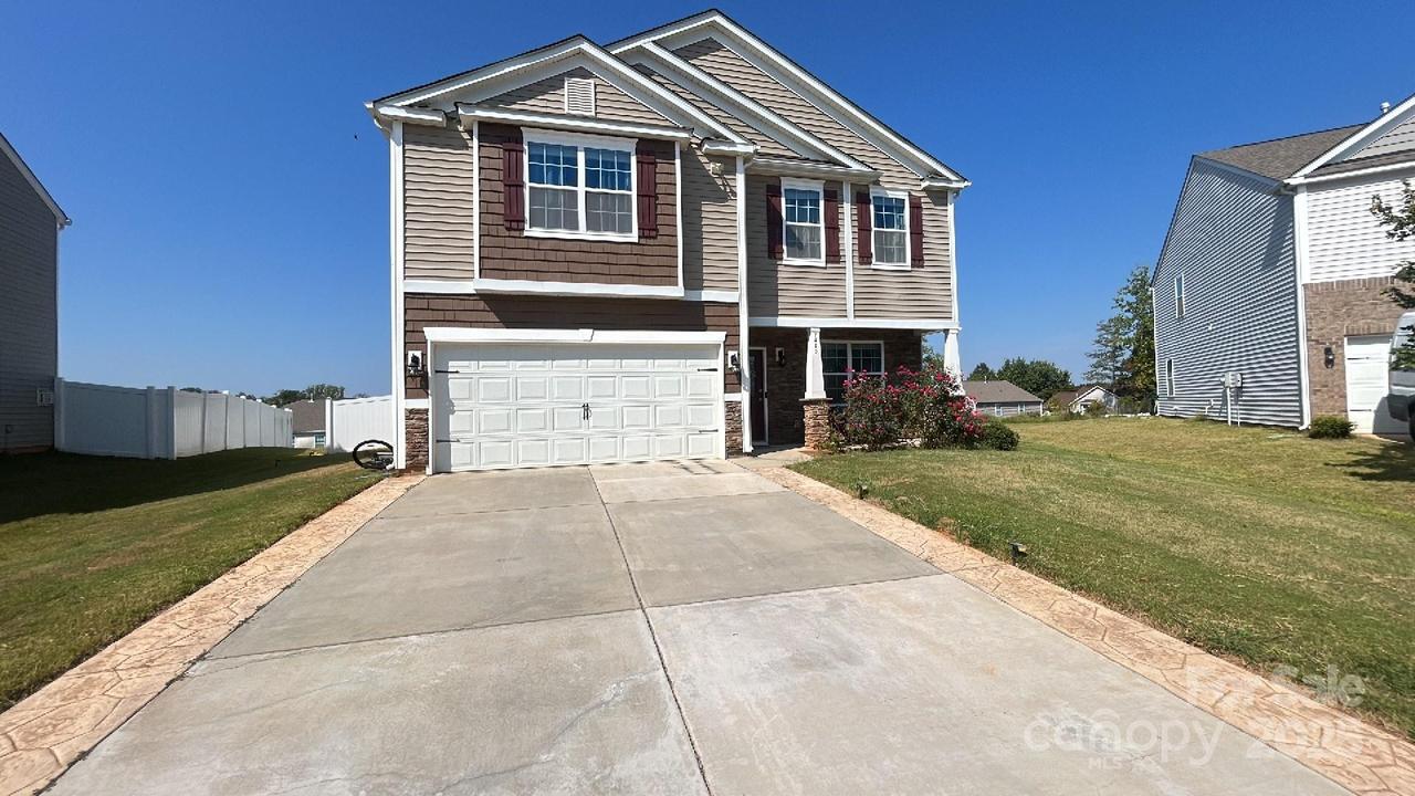 7415 Foxgate Cir., Charlotte, NC 28215