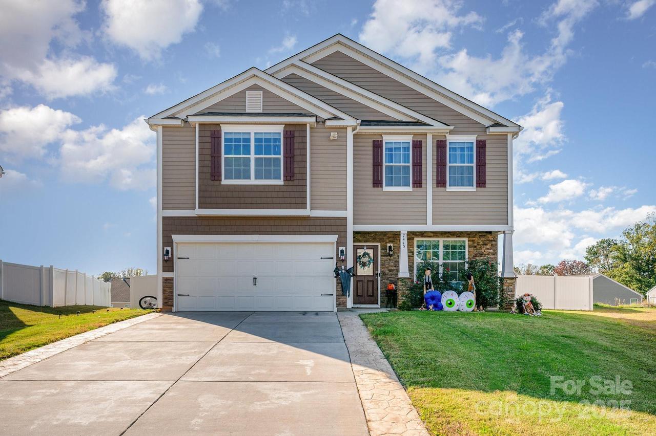7415 Foxgate Cir., Charlotte, NC 28215