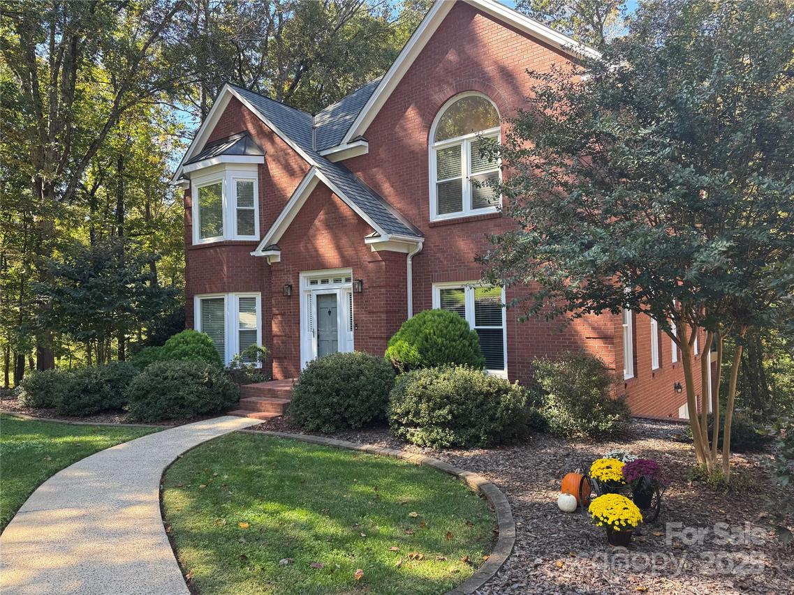 3875 Deer Run Dr., Conover, NC 28613