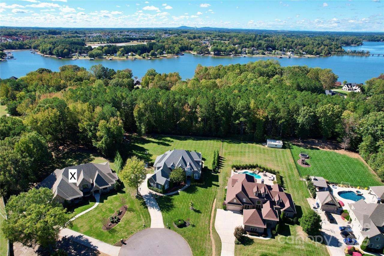 148 Castle Dr., Mooresville, NC 28117