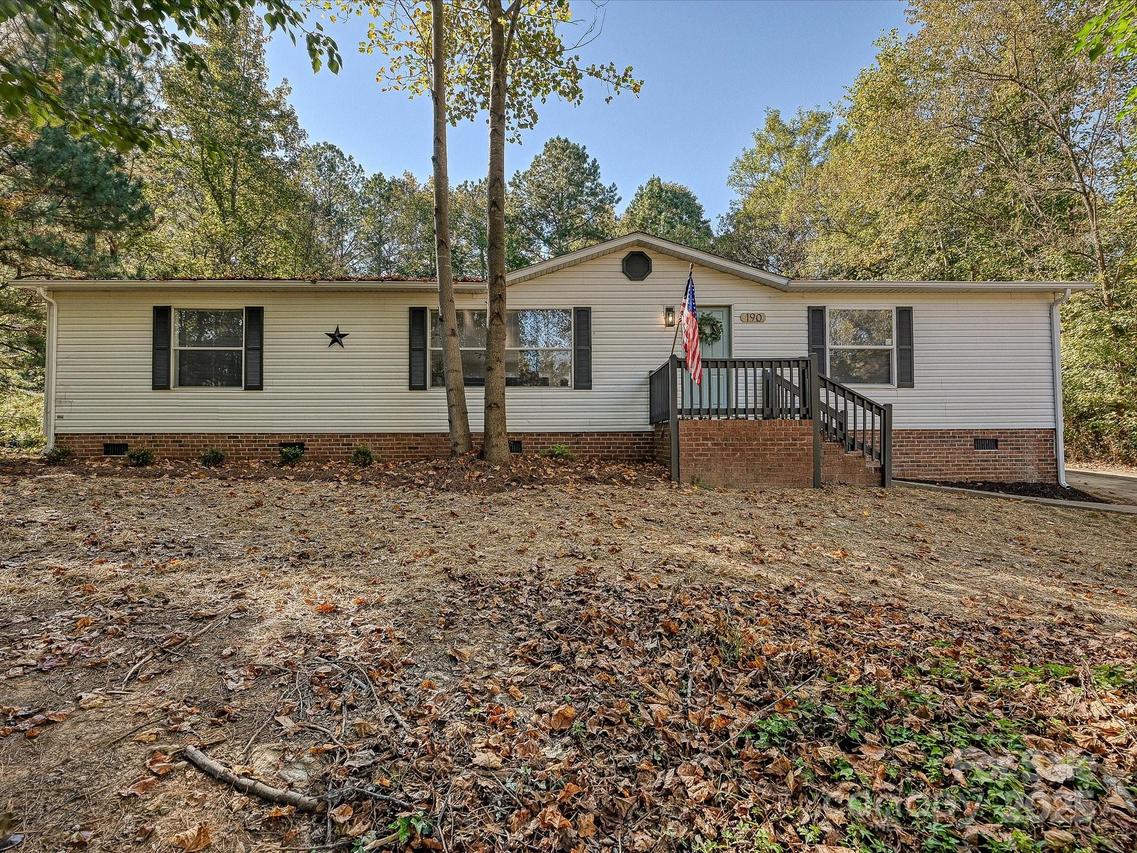 190 Ridge Creek Dr., Troutman, NC 28166