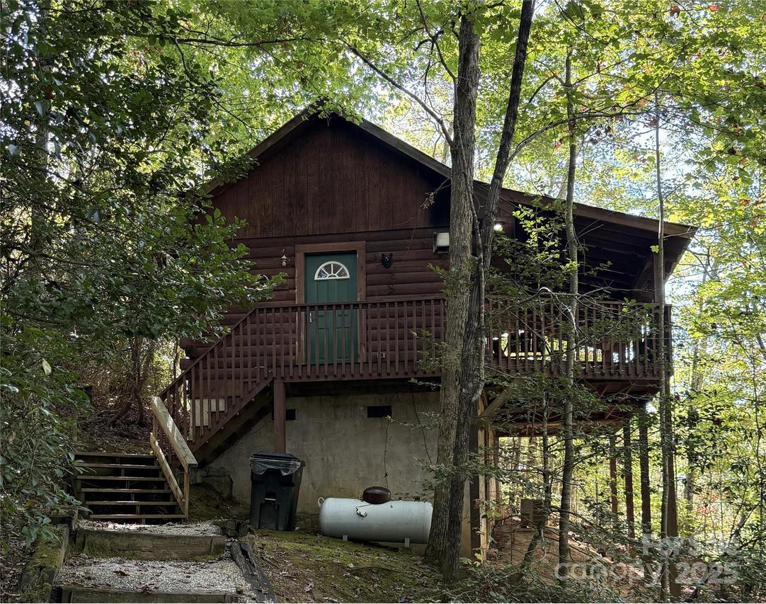 377 Fernwood Dr., Bryson City, NC 28713
