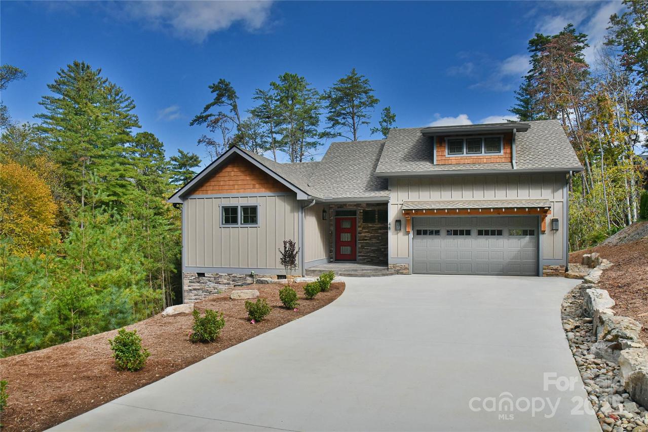48 Crossings Cir., Fairview, NC 28730