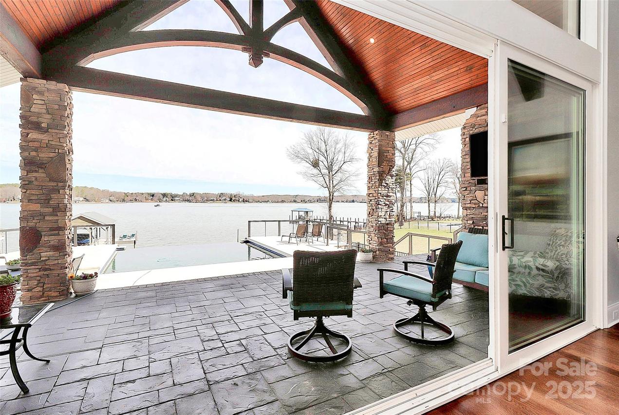 5086 Windward Point Ln., Denver, NC 28037