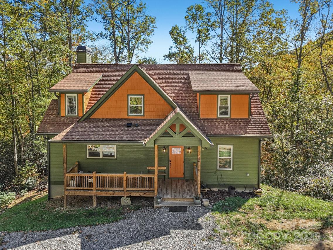1367 Old Mill Rd., Hendersonville, NC 28792