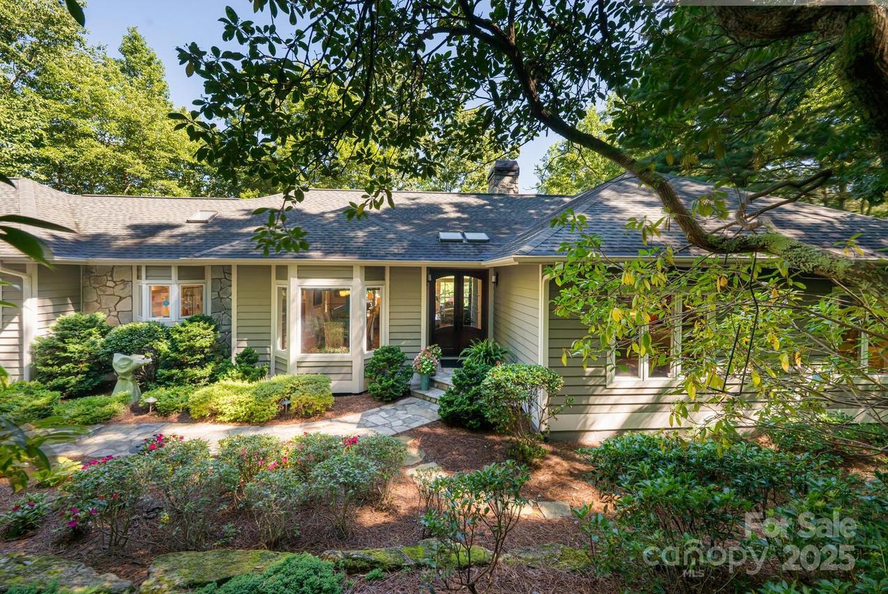 175 Old Hillside Ln., Flat Rock, NC 28731
