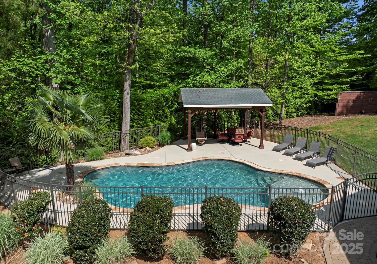 860 Arrow Point Ln., Davidson, NC 28036