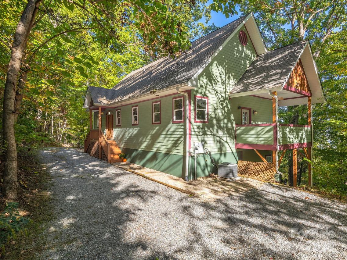 72 Wildflower Mountain Tr., Candler, NC 28715
