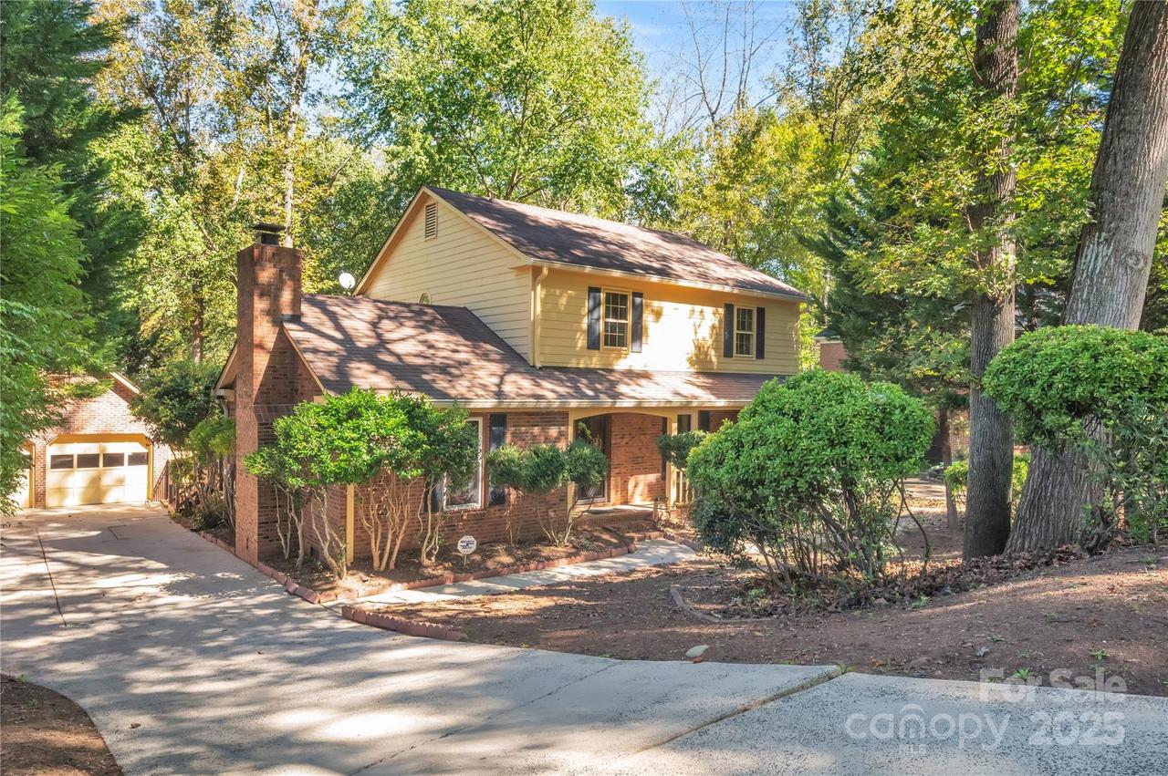 702 Trail Ridge Rd., Matthews, NC 28105
