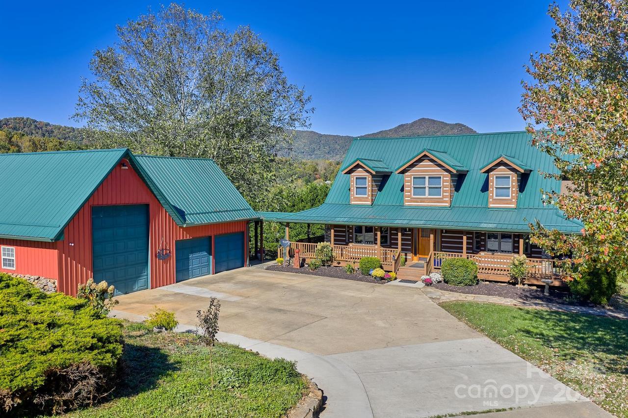 145 Keener Rd., Canton, NC 28716