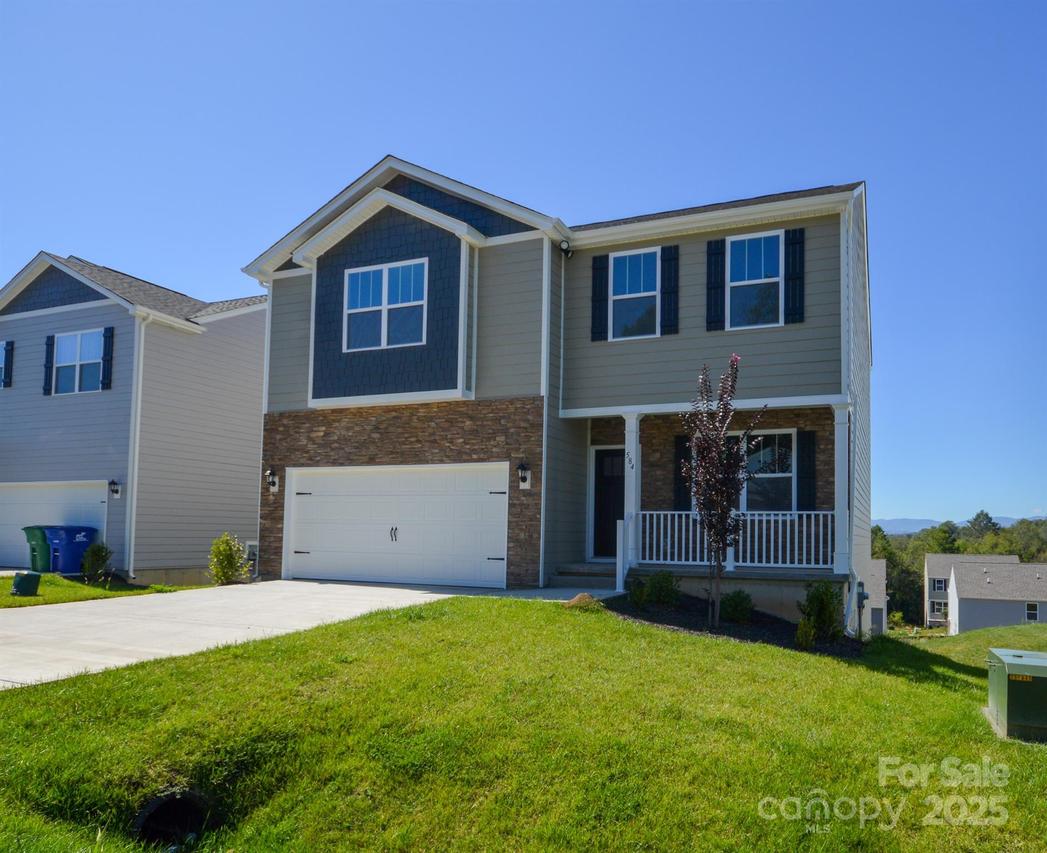 584 Country Oak Dr., Asheville, NC 28804