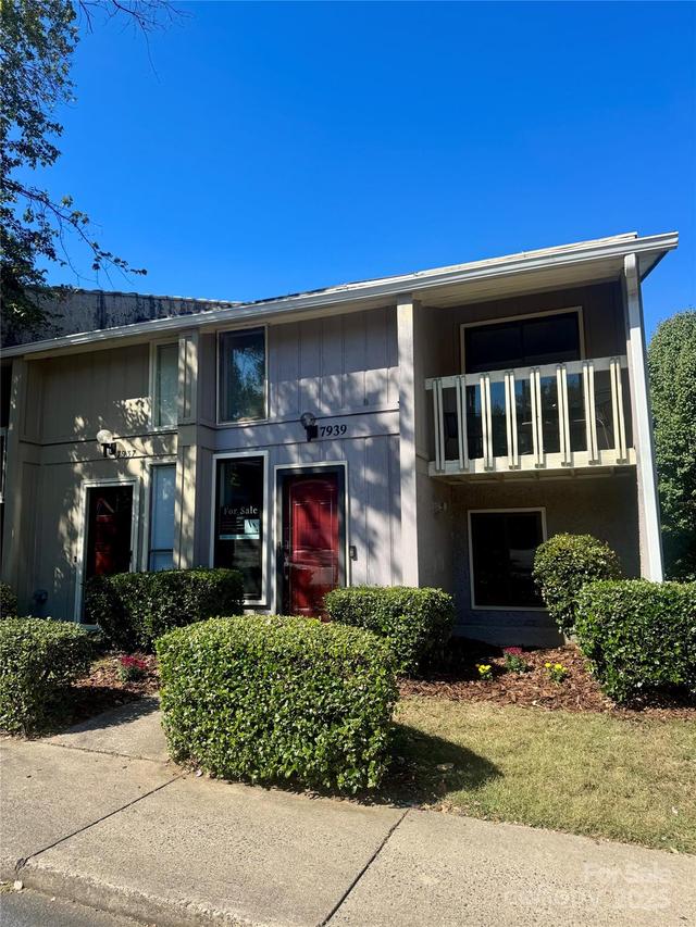 7939 Charter Oak Ln., Charlotte, NC 28226