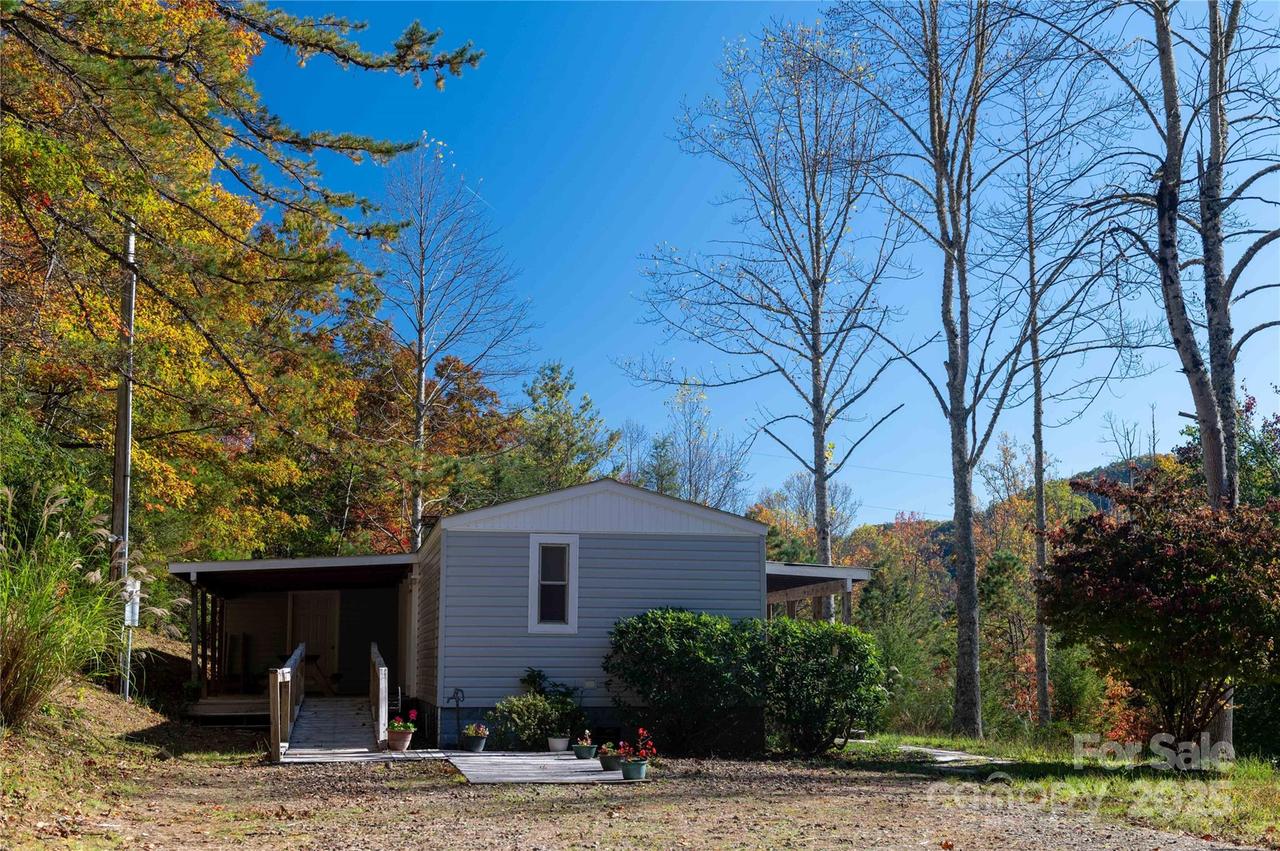 50 Wild Iris Dr., Burnsville, NC 28714