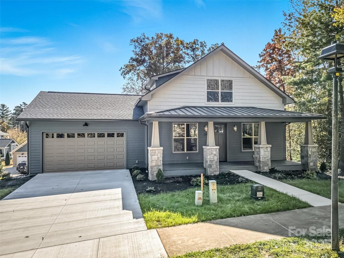 218 Cadence Cir., Brevard, NC 28712