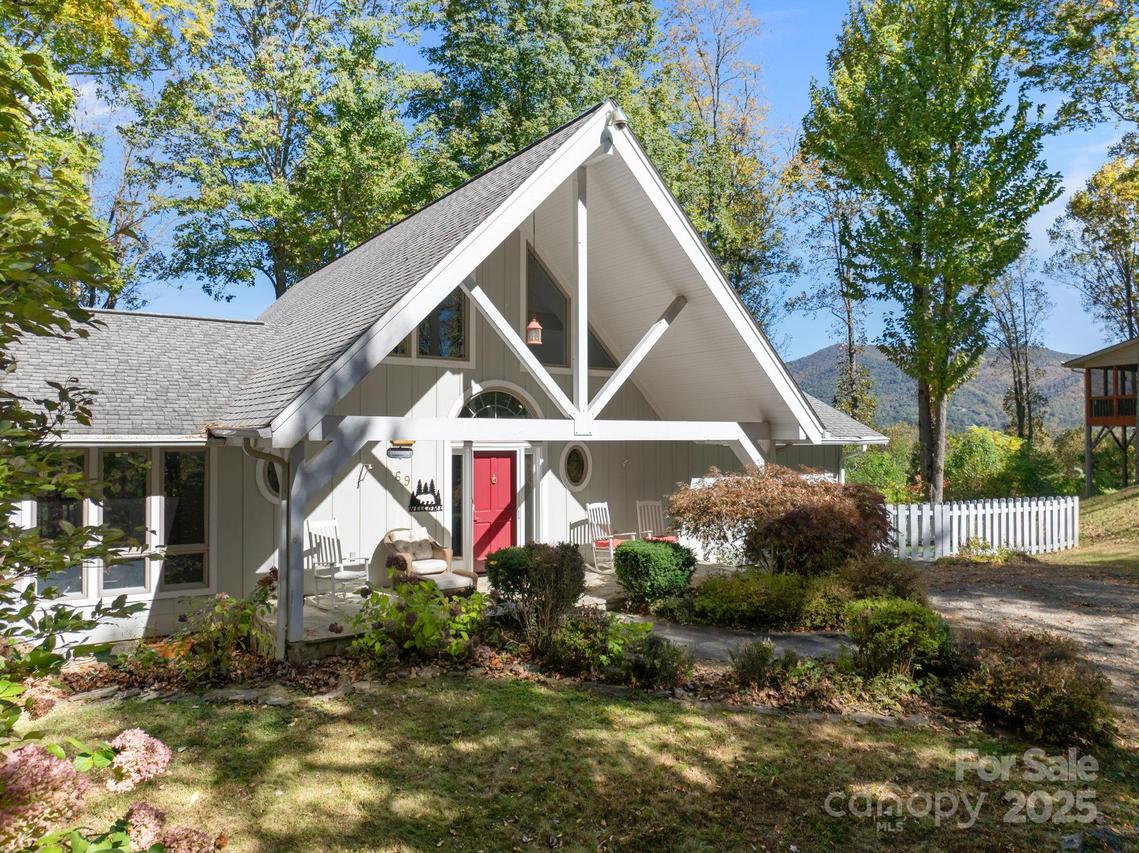 69 Blowing Ridge Ln., Sylva, NC 28779
