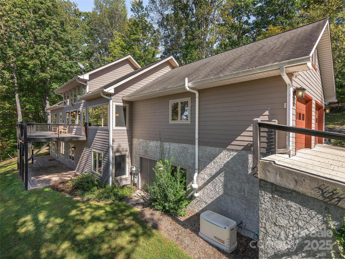 225 Eastmoor Dr., Asheville, NC 28805