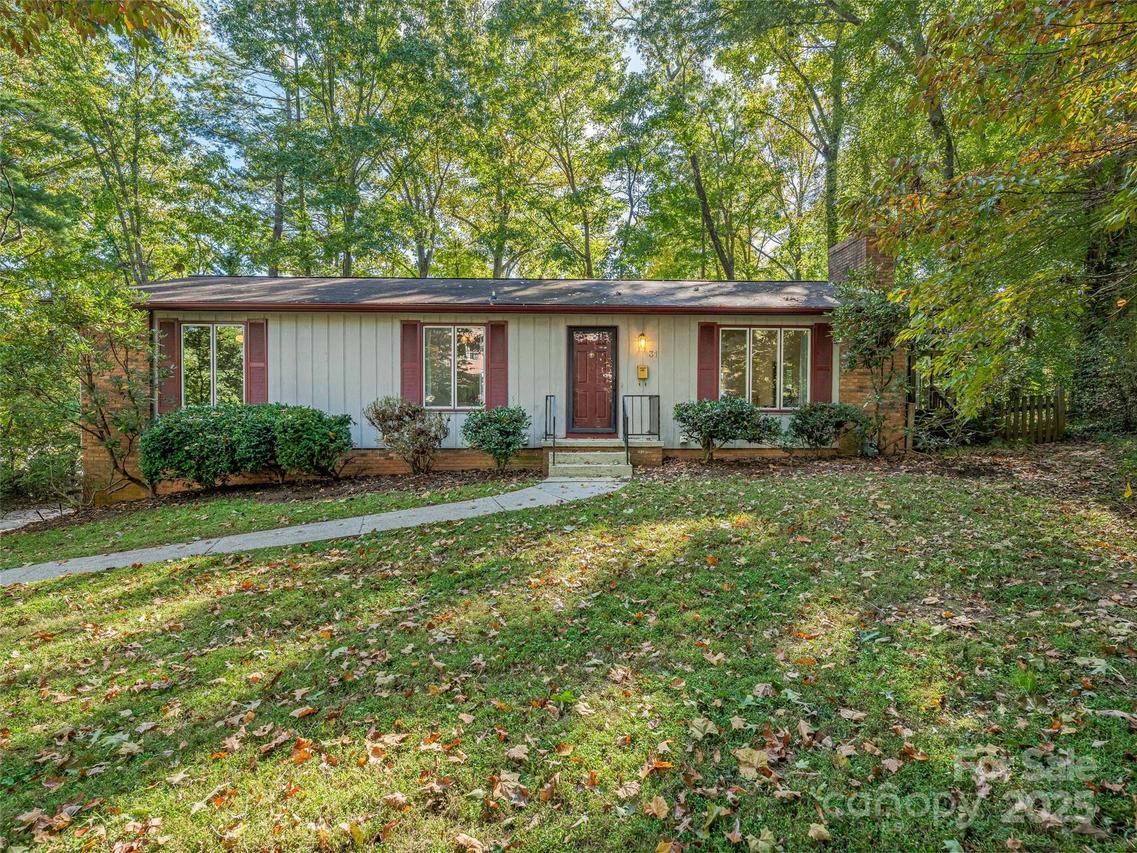 31 Shorewood Dr., Asheville, NC 28804