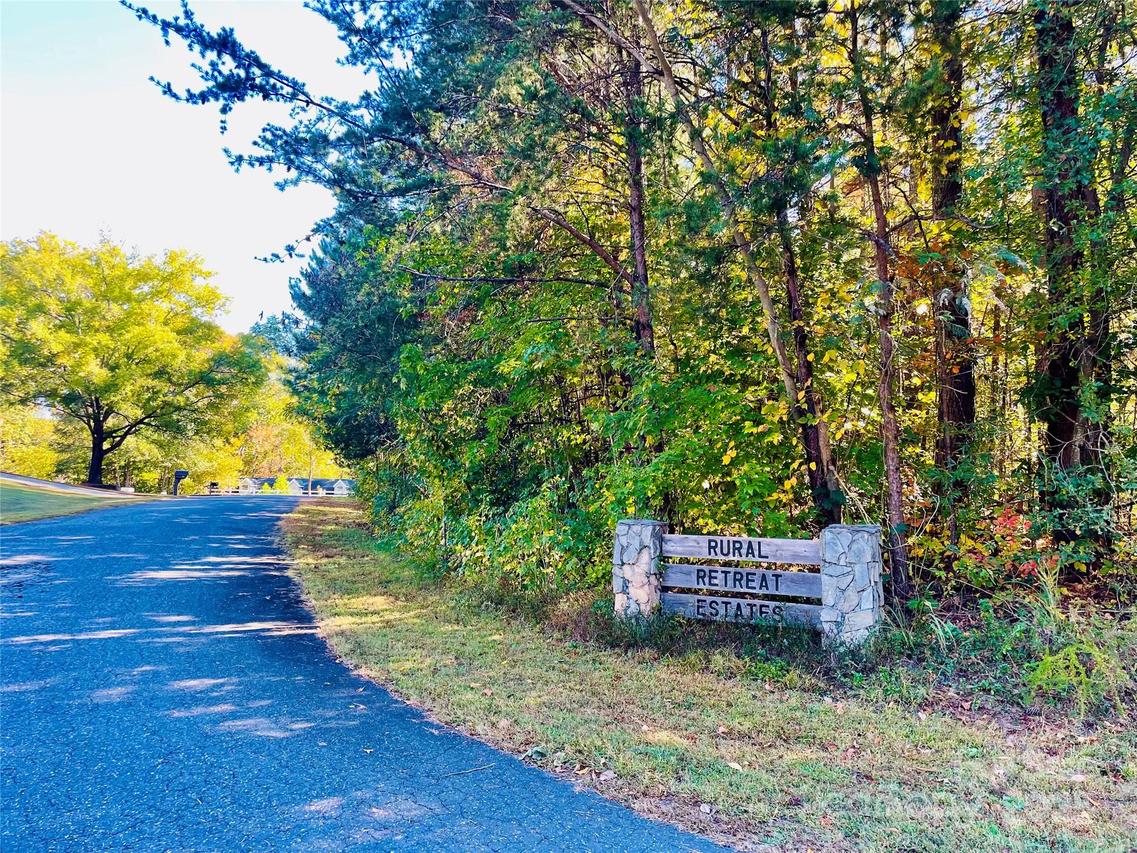 106 Outback Ln., Dallas, NC 28034