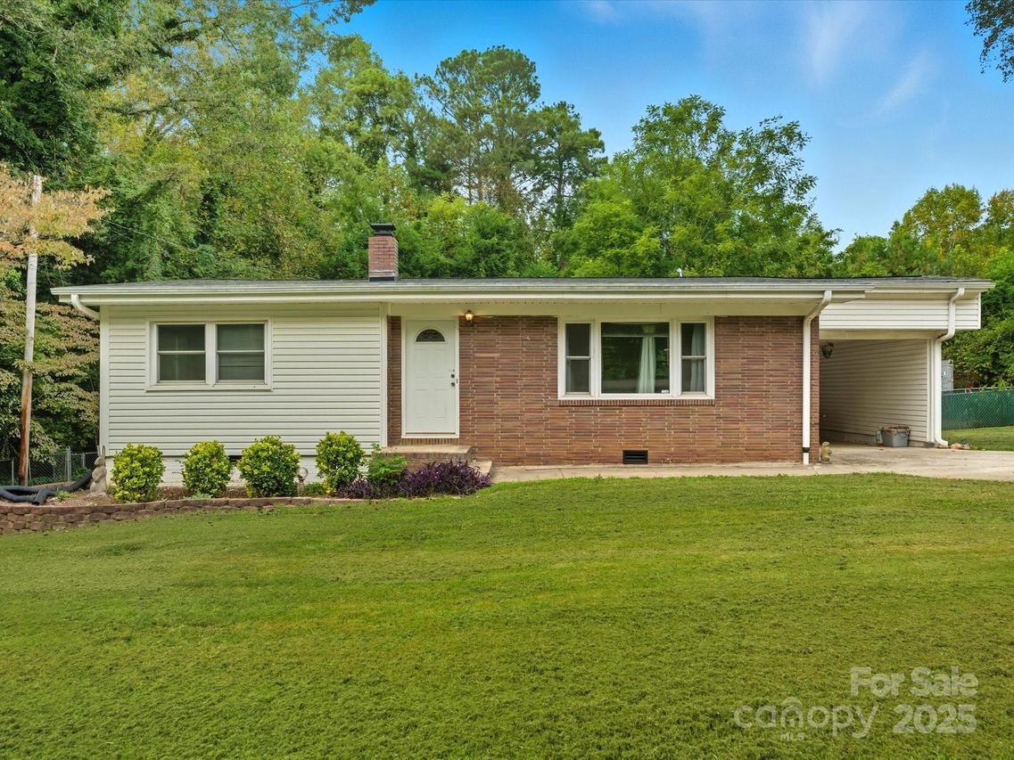 5644 Lewis Rd., Gastonia, NC 28052