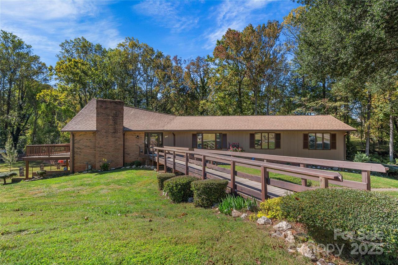 1109 Hemlock Dr., Shelby, NC 28150