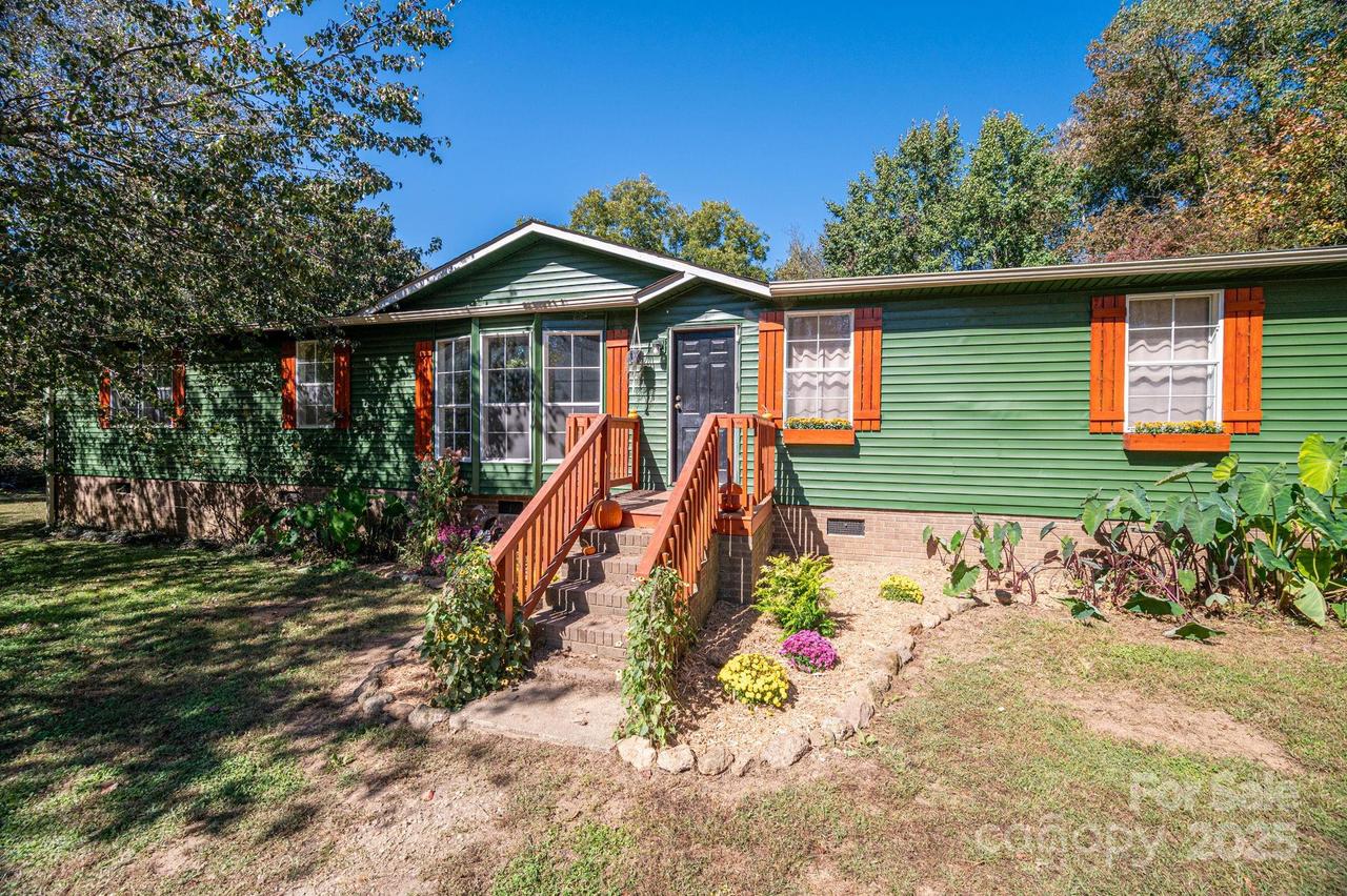 3597 Ray Danner Rd., Maiden, NC 28650