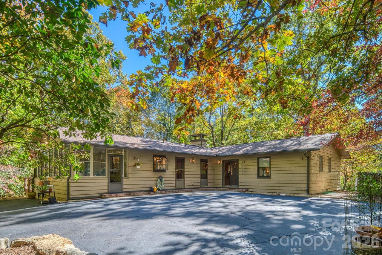 1955 Connestee Tr., Brevard, NC 28712