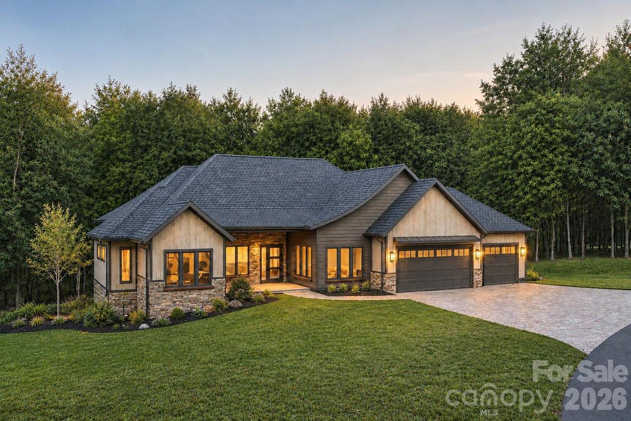 67 Mont Clair Tr., Horse Shoe, NC 28742