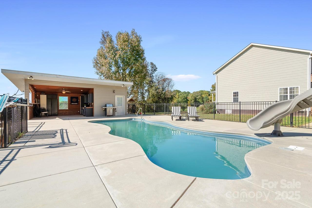 4658 Rocky Hollow Rd., Davidson, NC 28036