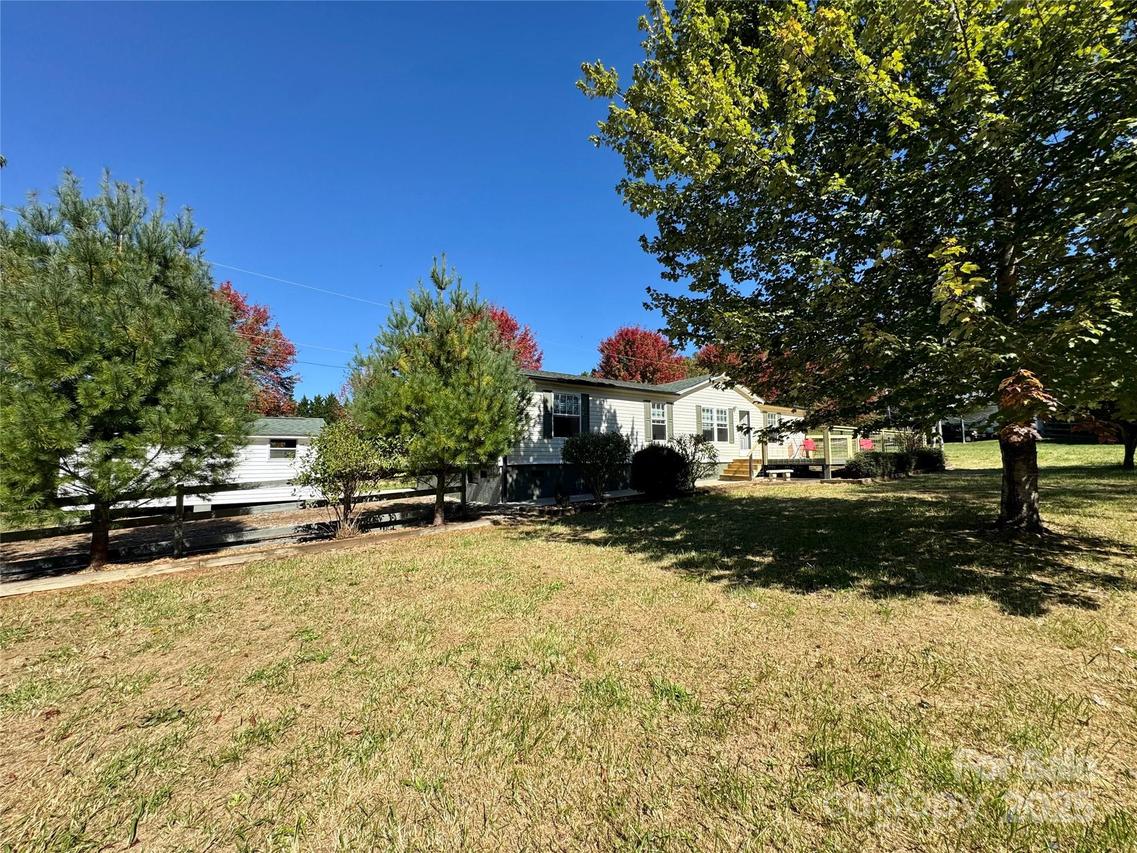 41 Little Hungry Rd., Hendersonville, NC 28792