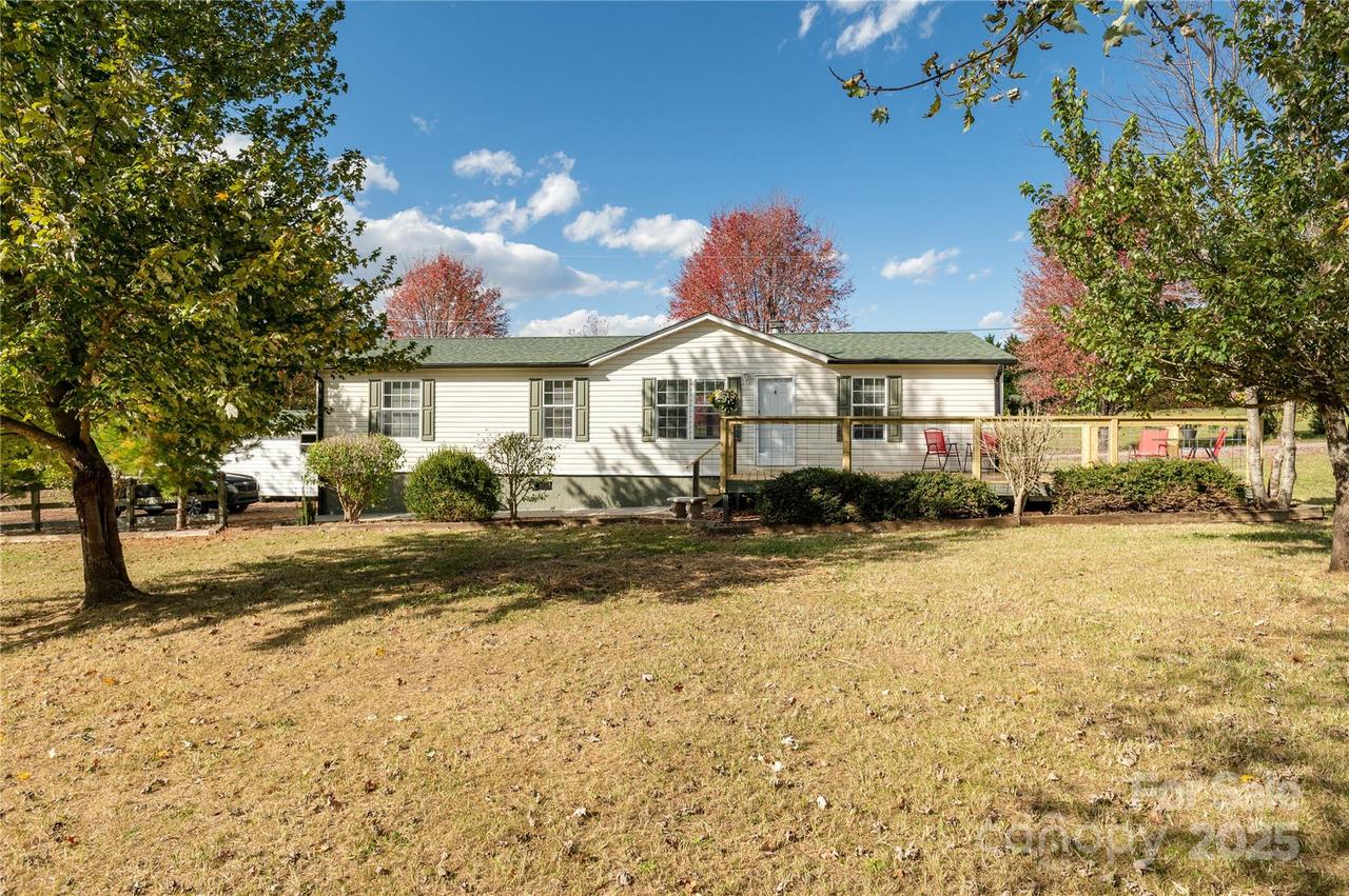 41 Little Hungry Rd., Hendersonville, NC 28792