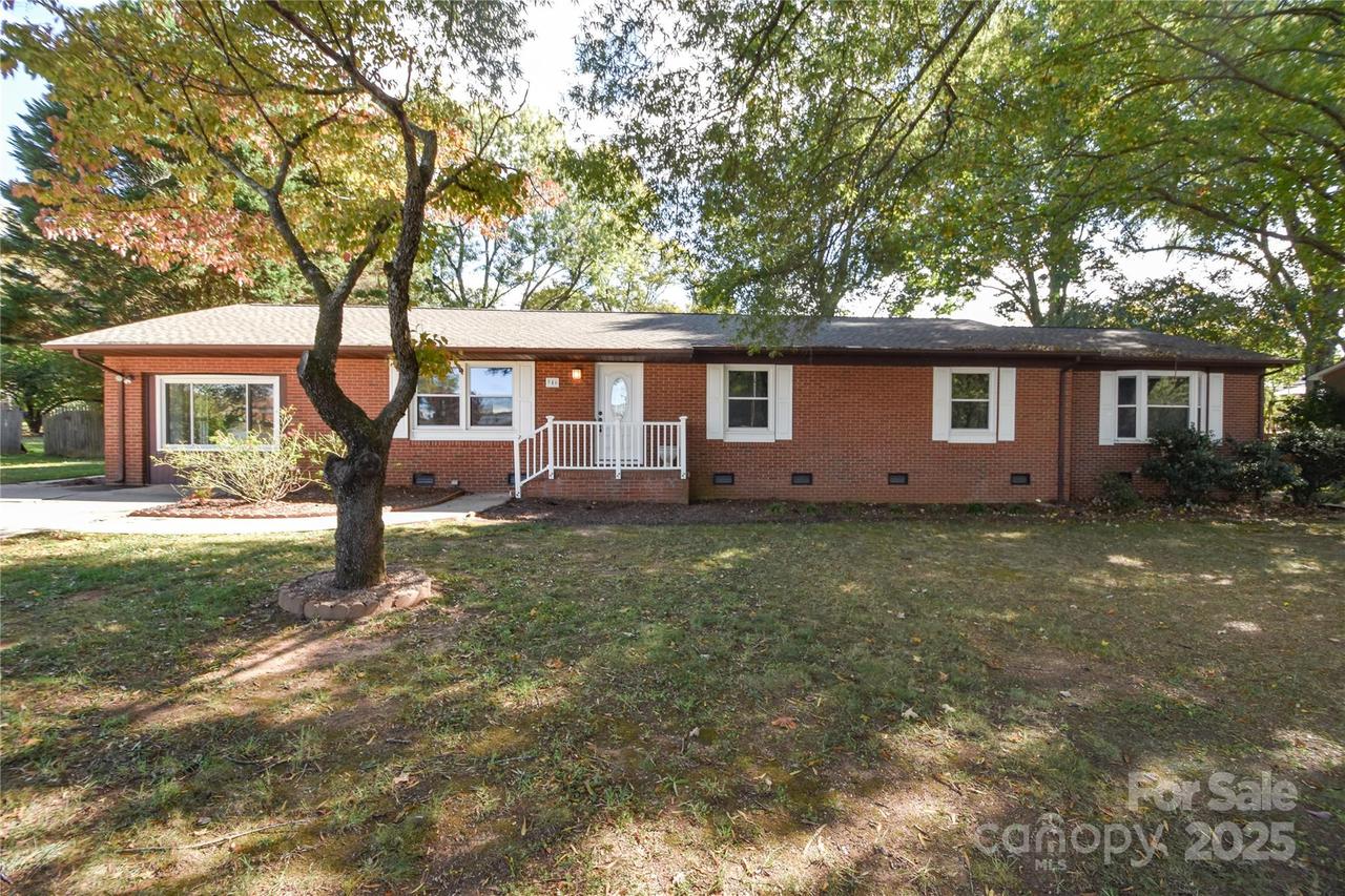 846 S Magnolia St., Mooresville, NC 28115